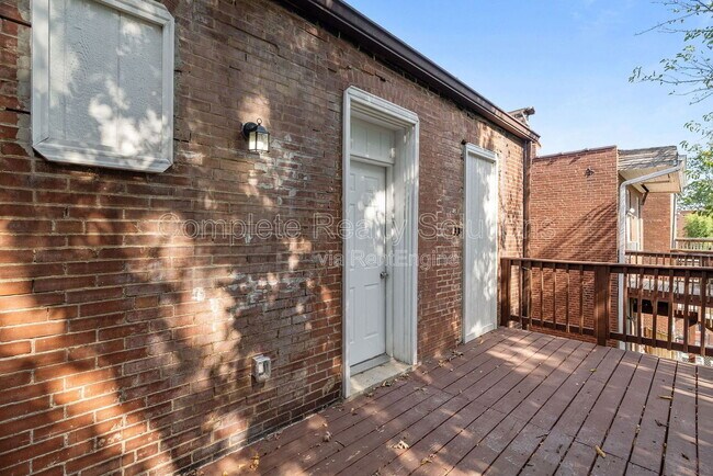 Building Photo - 3456 Chippewa St