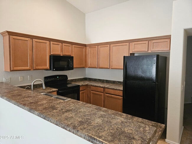 Building Photo - 41187 W Bravo Dr