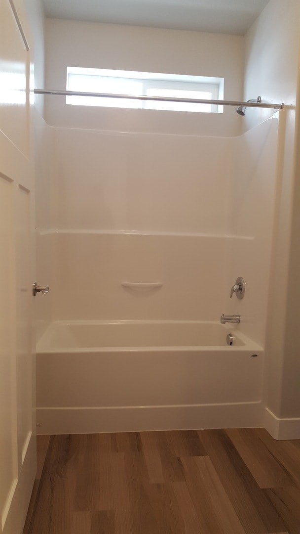Building Photo - Beautiful 3 Bd, 2 Ba Condo with Garage Parking