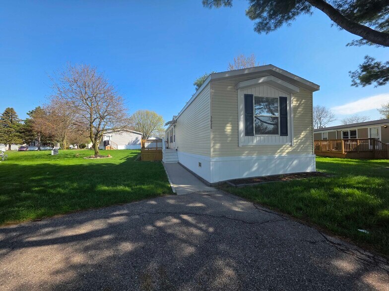 Building Photo - 3628 Birch St