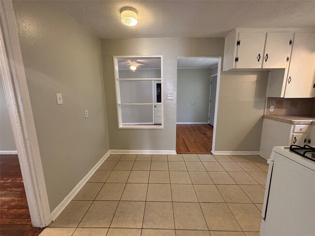 Building Photo - 129 Lee Dr