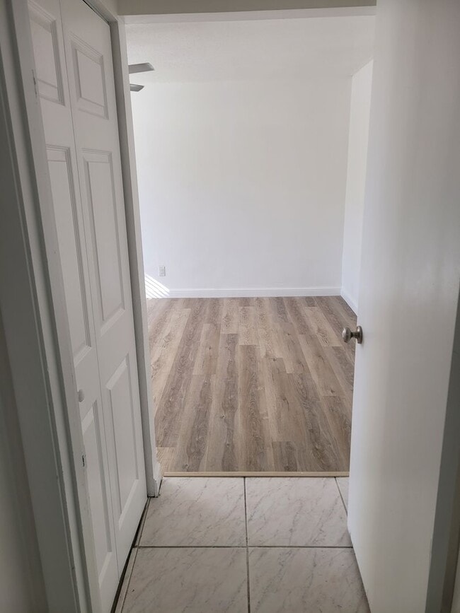 Building Photo - FOR RENT!!! BEAUTIFUL AND SPACIOUS 1 BED 1 BATH CONDO (FIRST FLOOR)...