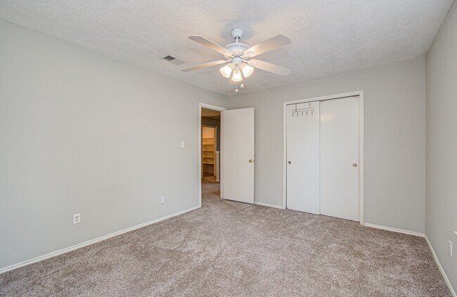 Building Photo - 16126 Coleburn Dr