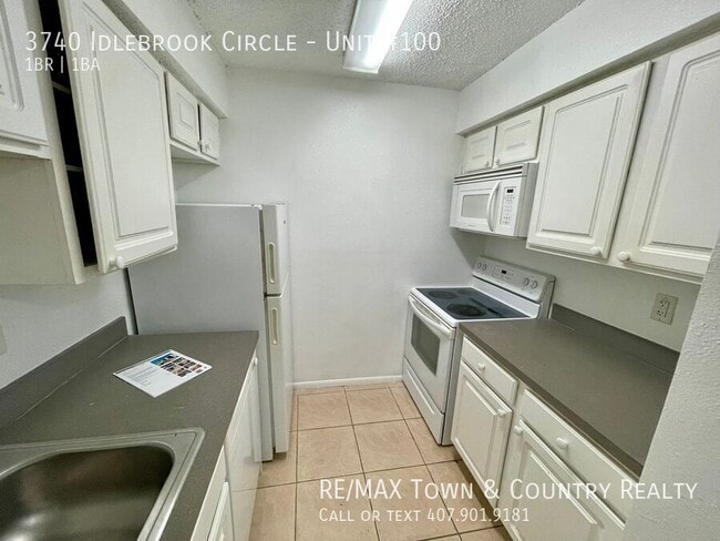 Building Photo - 3740 Idlebrook Cir