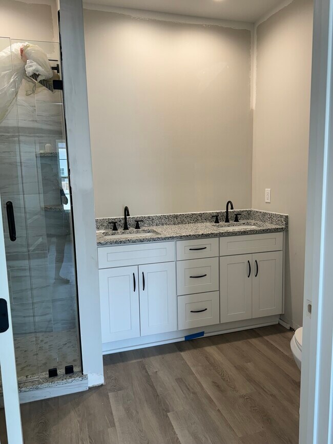 Building Photo - 420 S George Adams Rd