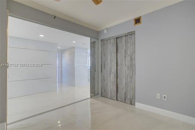 Building Photo - 1830 S Ocean Dr