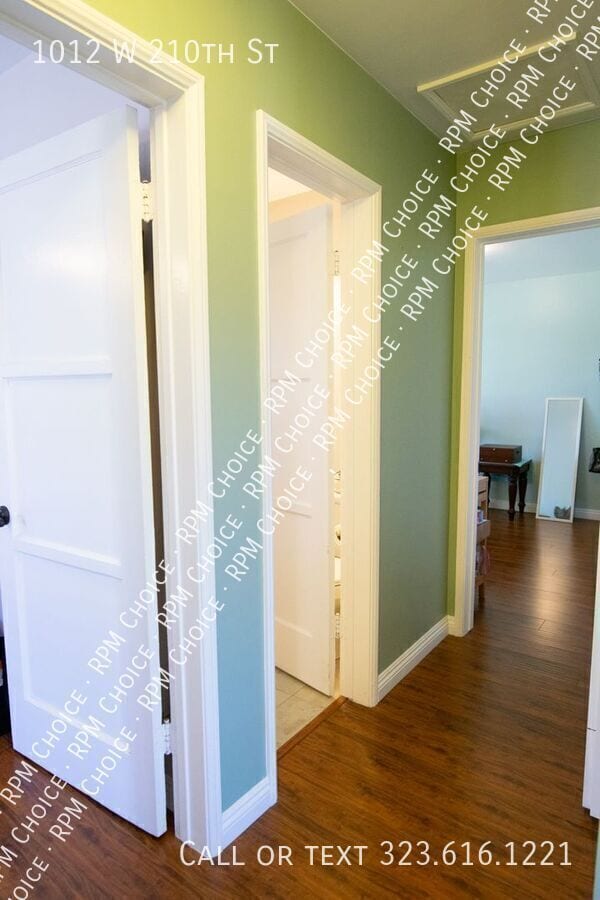 Building Photo - 1012 W 210th St