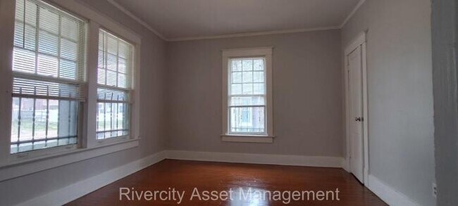 Building Photo - Charming Bungalow Near Downtown – Pet Frie...