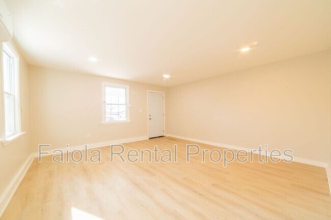 Building Photo - 115 N Delancy Pl