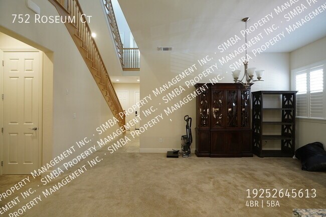 Building Photo - 752 Roseum Ct