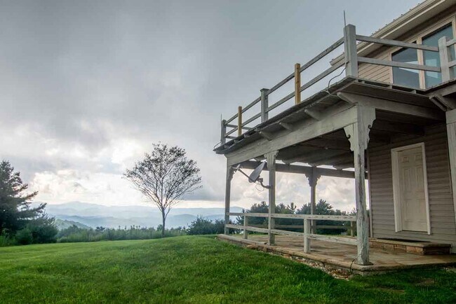 Building Photo - 10190 C Blue Ridge Pkwy