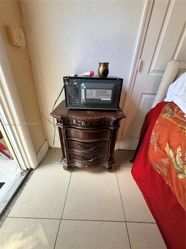 Building Photo - 3580 NW 32nd Ct