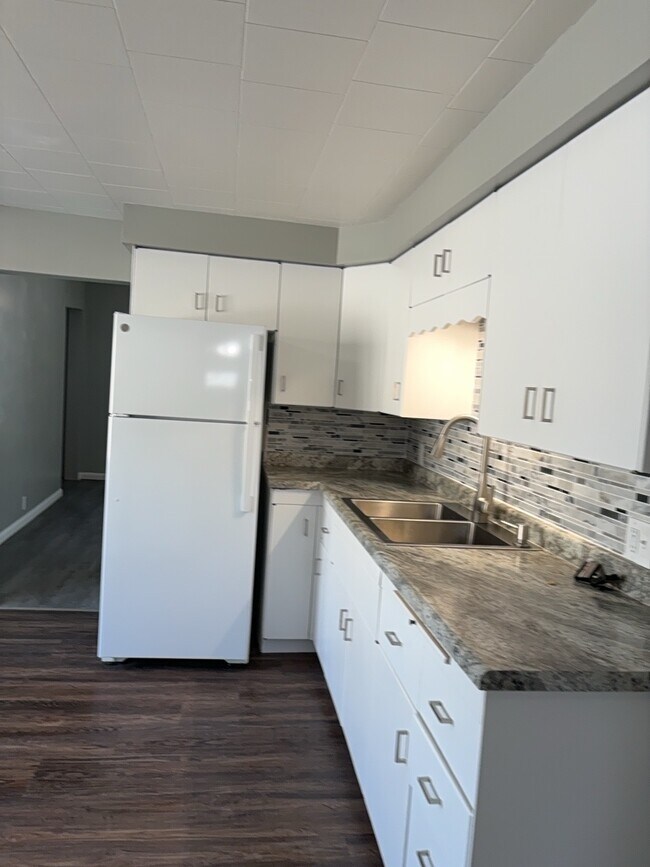 Building Photo - 520 E Washington St