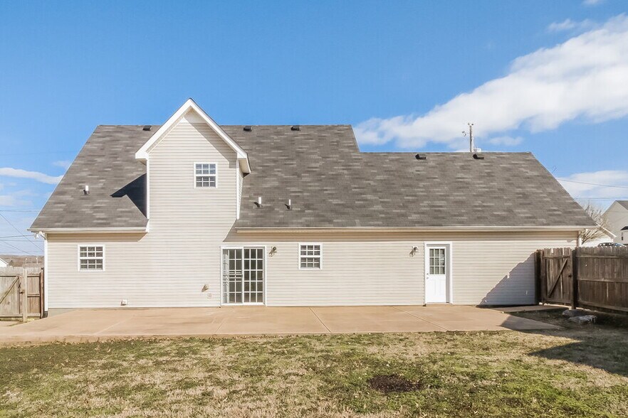 Building Photo - 1016 Anna Gannon Dr