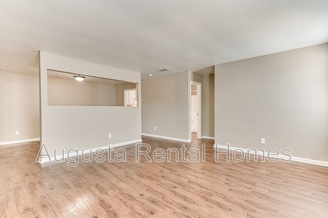 Building Photo - 3043 Old Powderhouse Rd