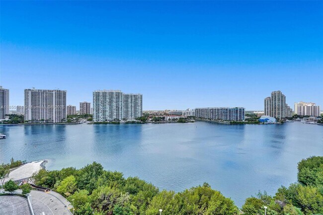 Building Photo - 5000 Island Estates Dr
