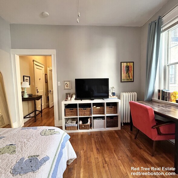 Building Photo - 1572 Commonwealth Ave