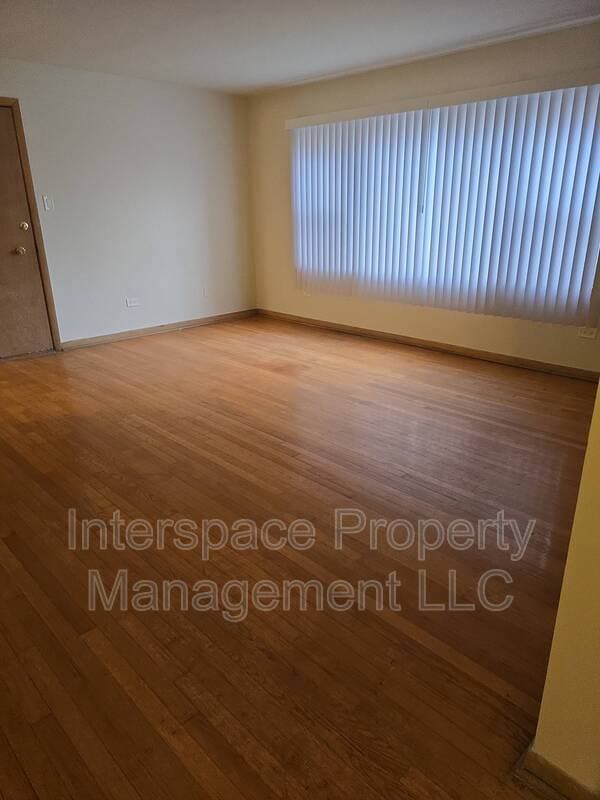 Building Photo - 10126 S Pulaski Rd