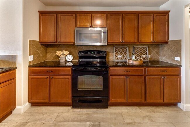 Building Photo - 107 Creston St