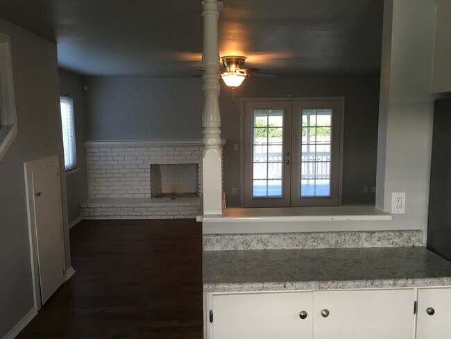 Building Photo - South Redding 2-Story Home, located in cul-de-sac