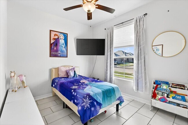 Building Photo - 2614 Vista del Sol