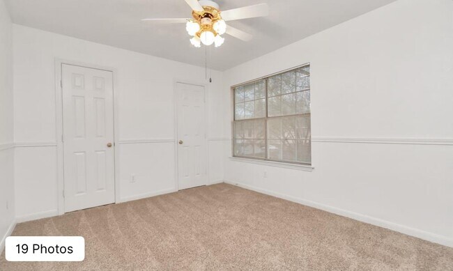 Building Photo - 1122 Augusta Dr