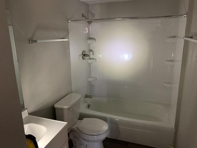 Building Photo - 9432 NE 14th St