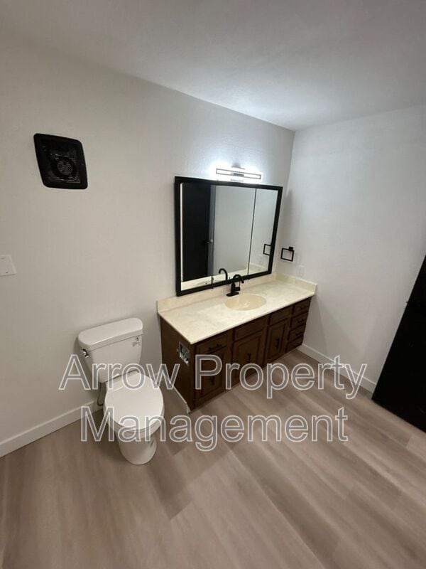 Building Photo - 201 E Arbor Ave