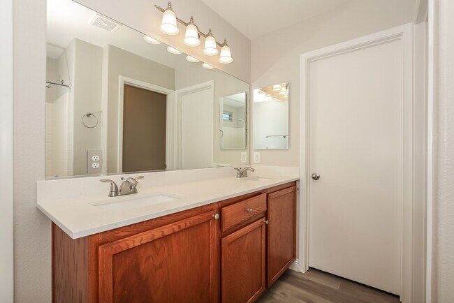 Building Photo - 3532 Terraza Mar Ave