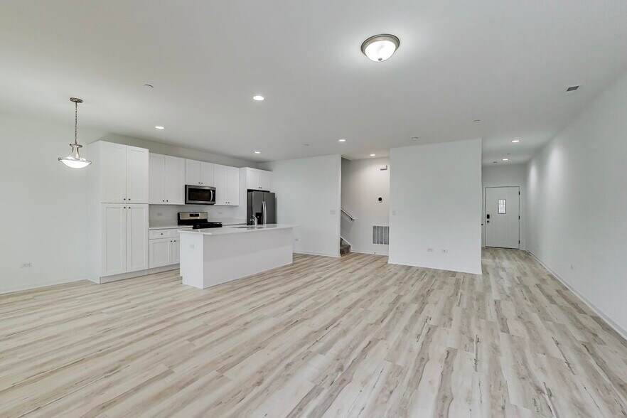 Building Photo - 1234 Gillespie Ln