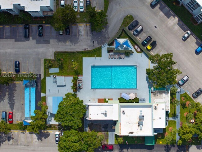 Building Photo - 17570 Atlantic Blvd