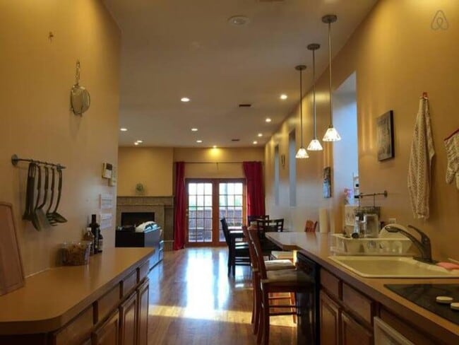 Building Photo - 4523 Harrison Pl