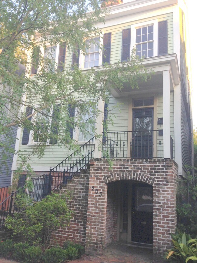 Building Photo - 203 W Waldburg St