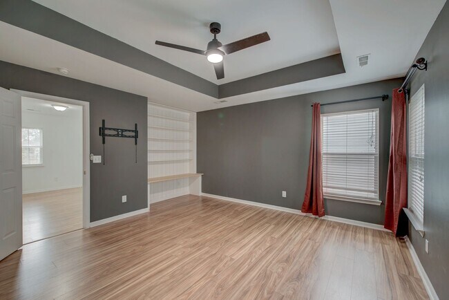 Building Photo - 208 Woodbrook Way