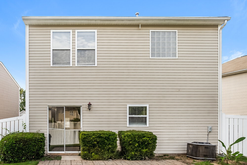 Building Photo - 910 Willow Wind Dr