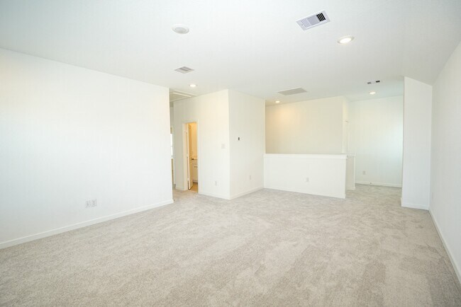 Building Photo - 6403 Periwinkle Blossom Ln