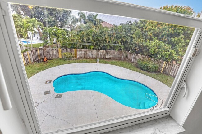 Building Photo - 8982 Indian River Run S