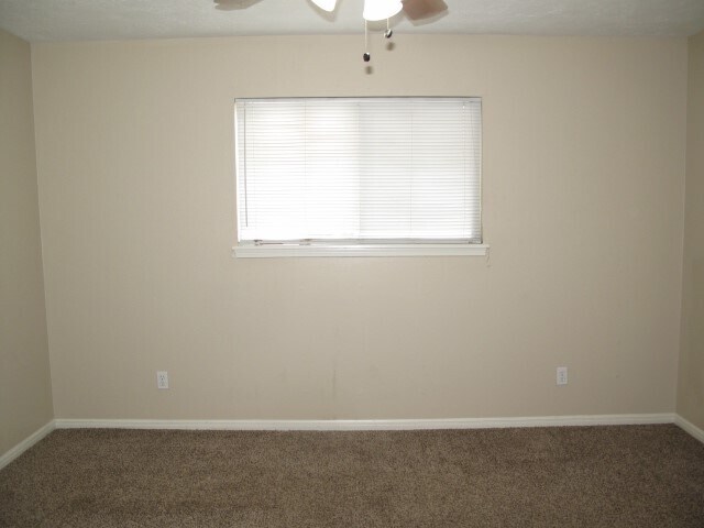 Building Photo - 702 Oder Ln