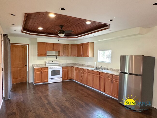 Building Photo - Quaint Mobile Home in Navarre!