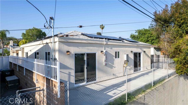 Building Photo - 702 E Glenoaks Blvd