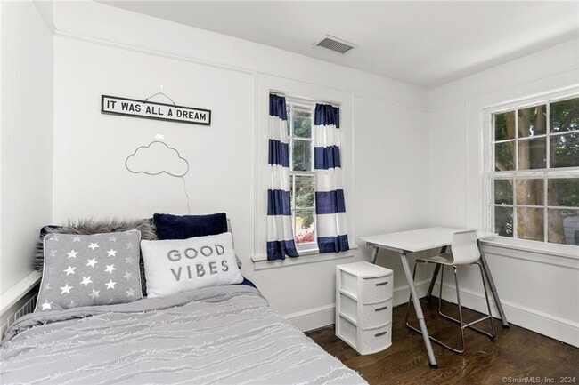 Building Photo - 61 Hillandale Rd