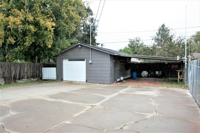 Building Photo - 3715 Lenwood Dr
