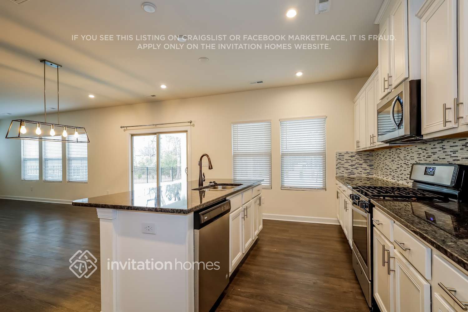 Building Photo - 5915 Fenway Dr