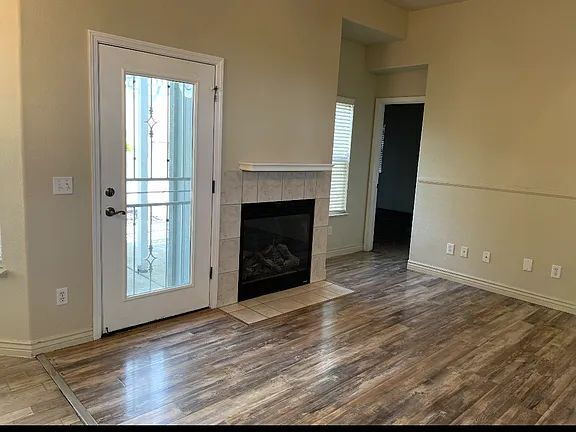 Building Photo - Freshly painted home with newer appliances. Quiet neighborhood near parks, shopping and schools.