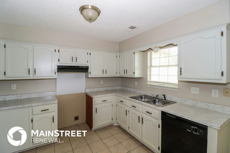 Building Photo - 6034 Cottage Hill Dr