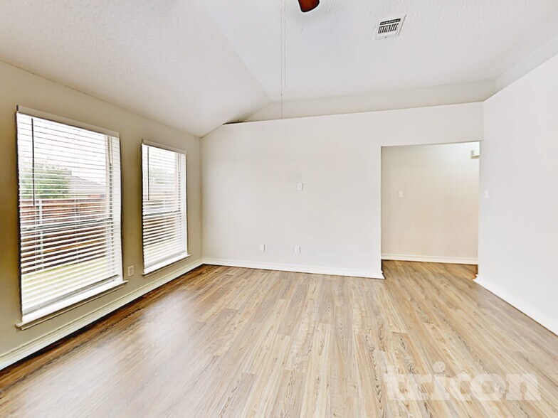 Building Photo - 7032 Rovato Dr