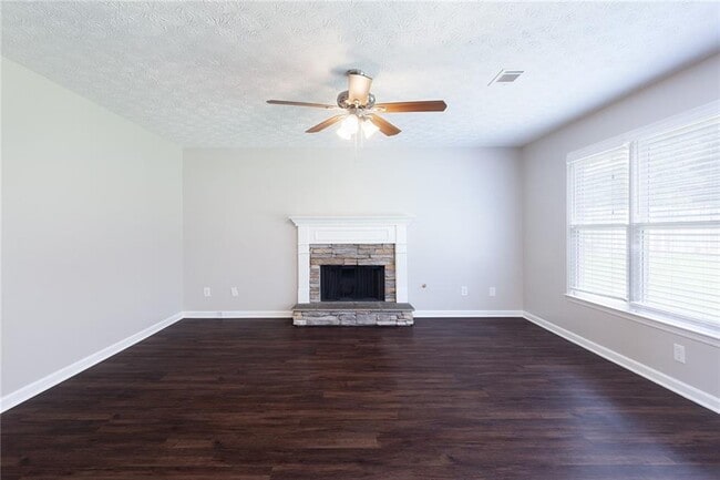 Building Photo - 49 Parkside Dr