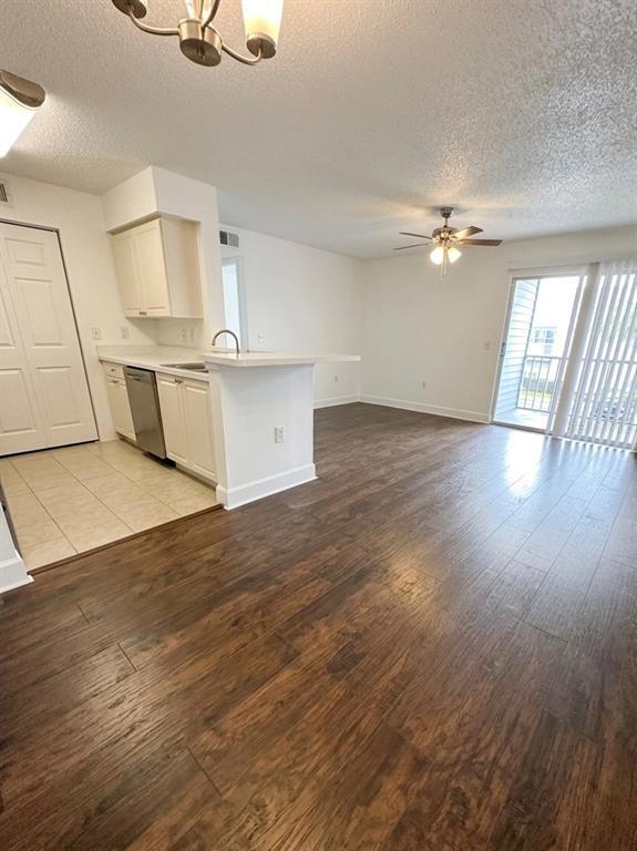 Building Photo - 1218 Bermuda Lakes Ln