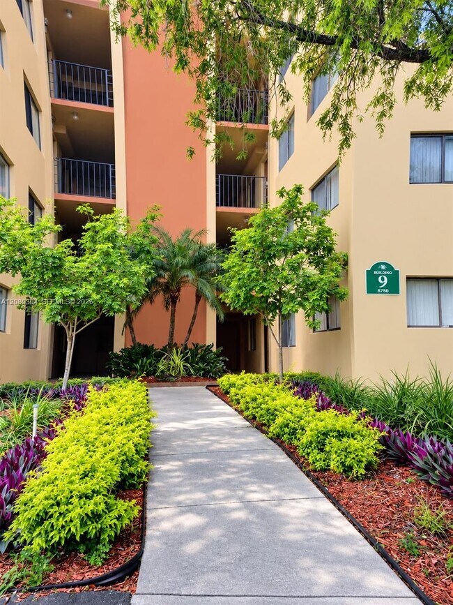 Building Photo - 8760 SW 133rd Avenue Rd
