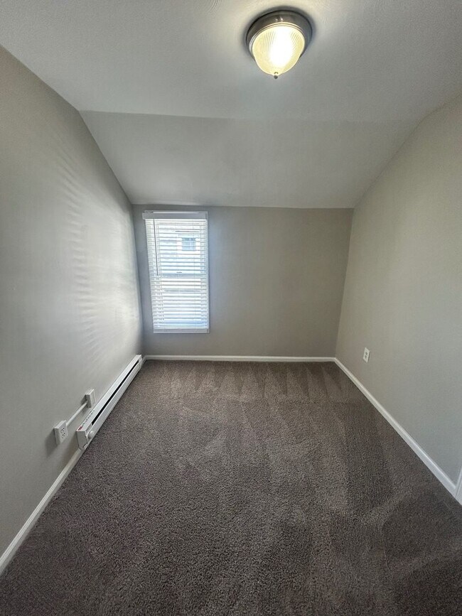 Building Photo - 1121 Jennette Ave NW